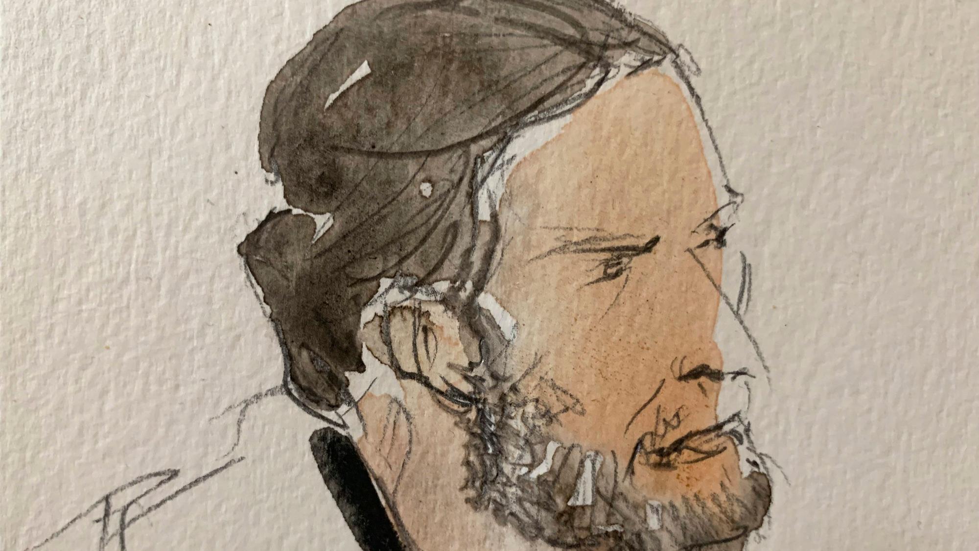 Der Hauptangeklagte Salah Abdeslam sitzt am in Paris in dem eigens für den Prozess zu den Anschlägen von 2015 gebauten Gerichtssaal