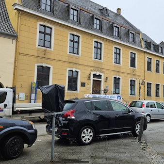 Das alte Rathaus in Bedburg am Marktplatz soll stehen bleiben.