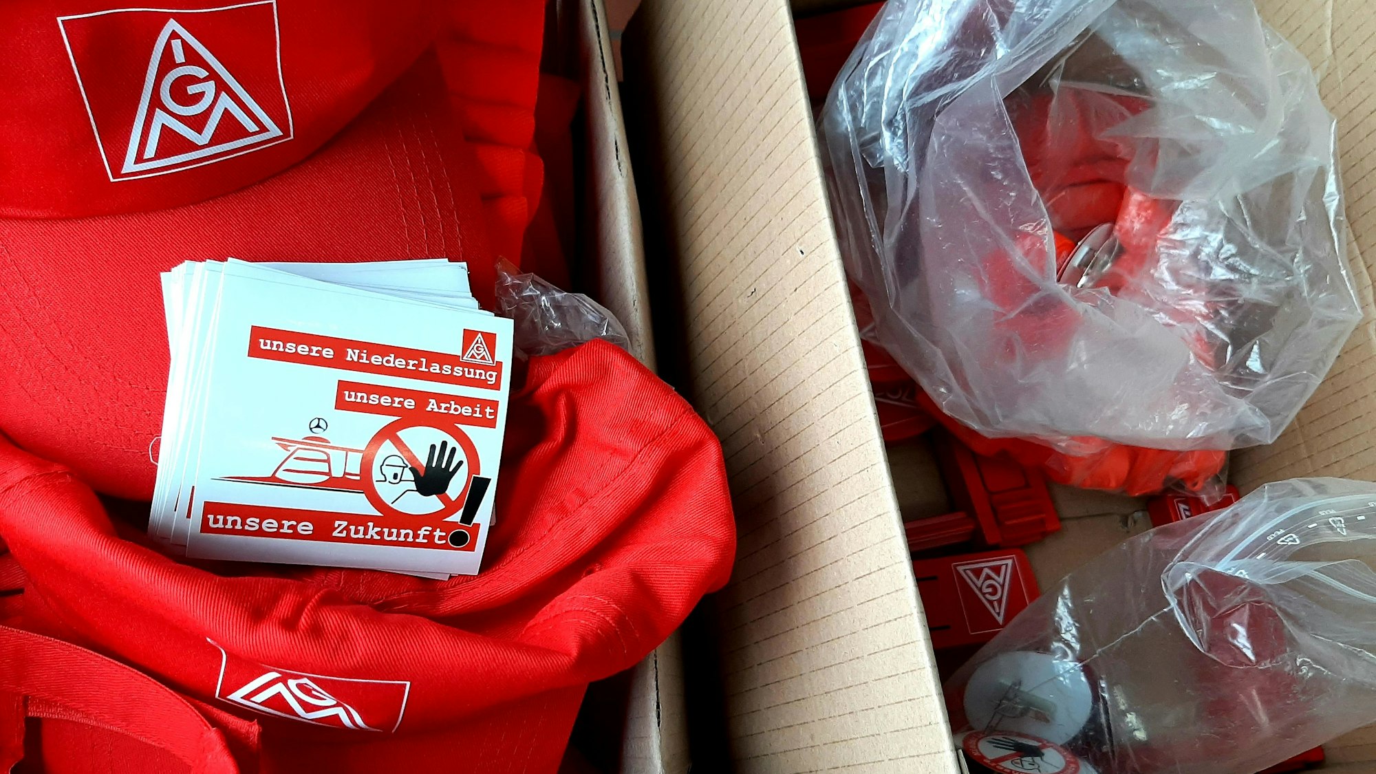 Betriebsversammlung Mercedes-Benz Own Retail, Niederlassung Leverkusen mit Beschäftigten aus Leverkusen, Porz, Pulheim und Frechen sowie der IG Metall.