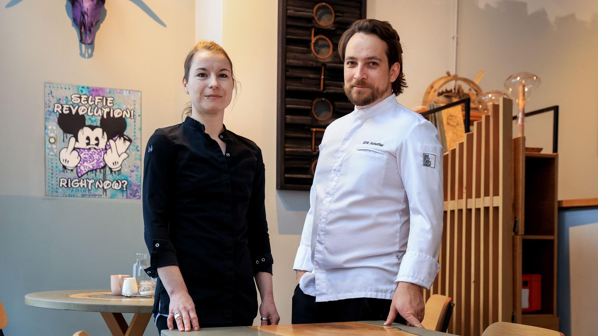 Baumann und Scheffler im Restaurant