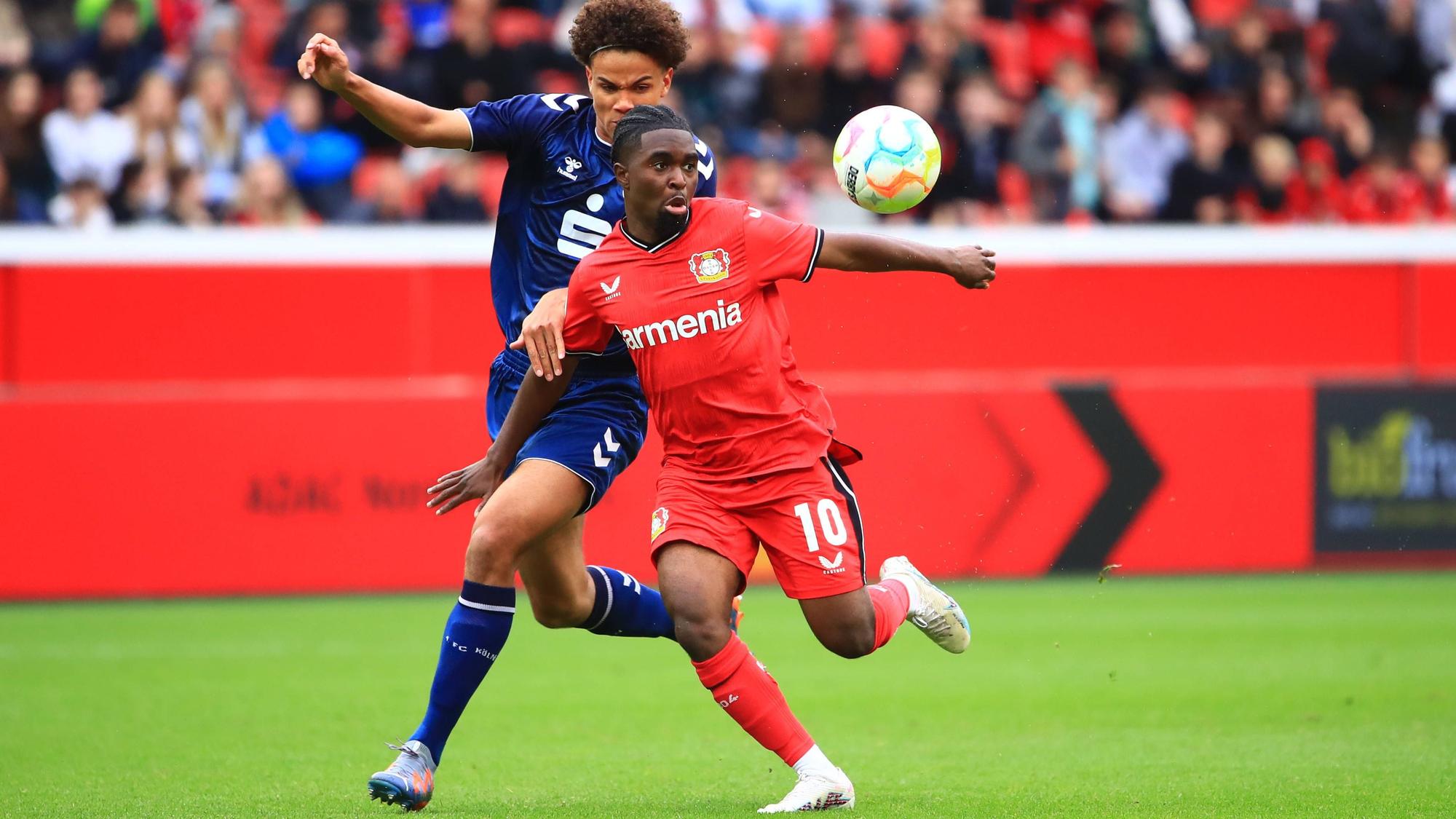 Jardell Kanga Leverkusen im Zweikampf mit Neo Telle Koeln Bayer 04 Leverkusen vs 1. FC Koeln, Fussball, Mittelrheinpokalfinale A-Jugend 24.05.2023 Bayer 04 Leverkusen vs 1. FC Koeln, Fussball, Mittelrheinpokalfinale A-Jugend 24.05.2023 Leverkusen *** Jardell Kanga Leverkusen in duel with Neo Telle Koeln Bayer 04 Leverkusen vs 1 FC Koeln, football, Mittelrheinpokalfinale A youth 24 05 2023 Bayer 04 Leverkusen vs 1 FC Koeln, football, Mittelrheinpokalfinale A youth 24 05 2023 Leverkusen Copyright: xEibner-Pressefotox EP_RWS