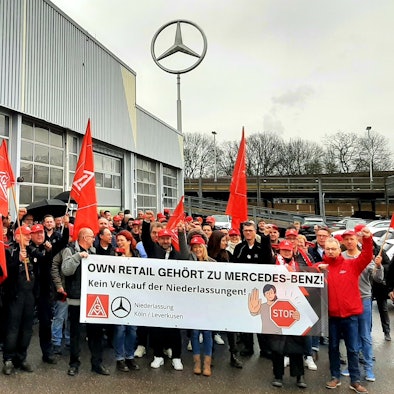Betriebsversammlung Mercedes-Benz Own Retail, Niederlassung Leverkusen mit Beschäftigten aus Leverkusen, Porz, Pulheim und Frechen sowie der IG Metall.