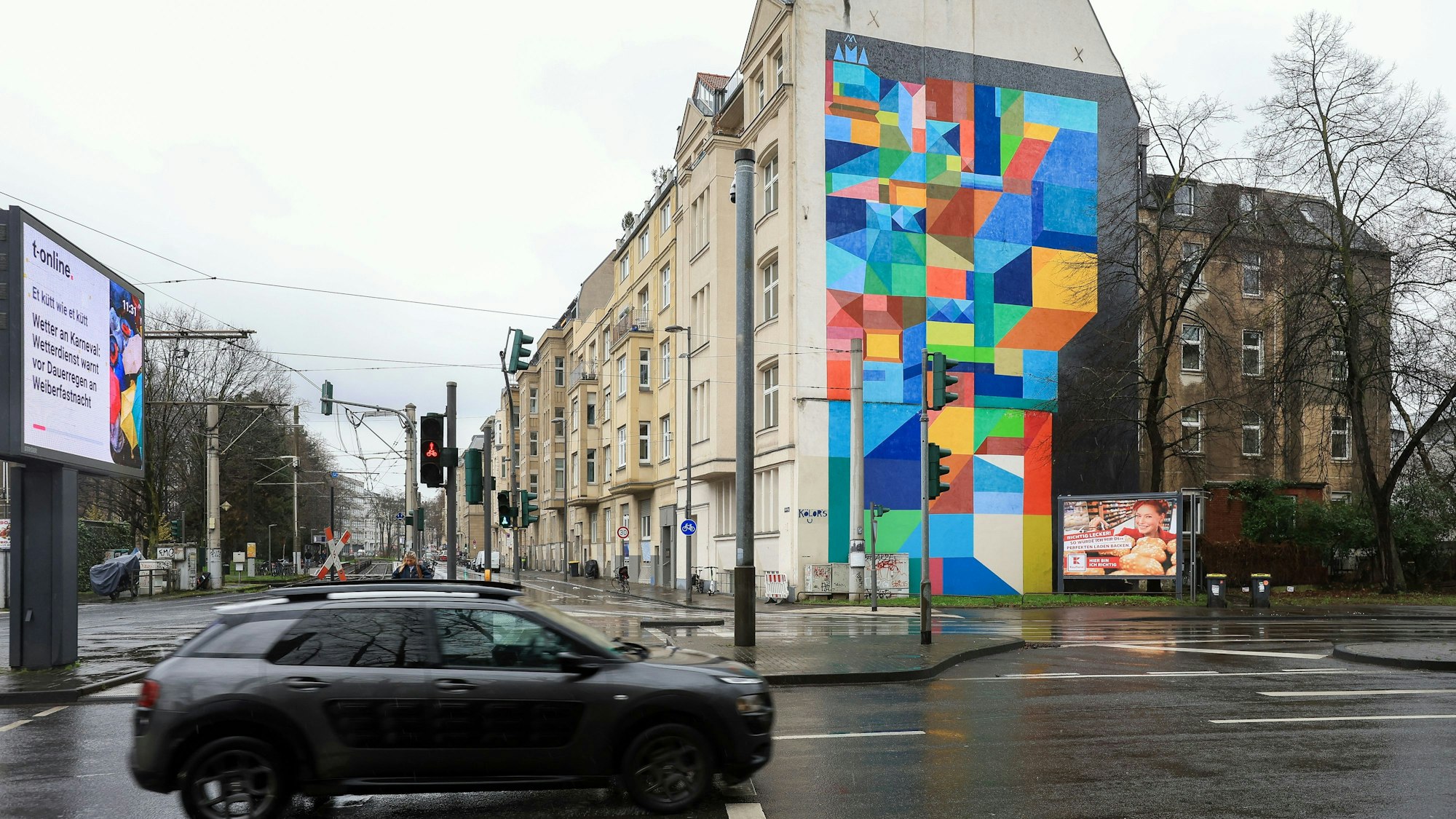 Blick auf eine mögliche neue Fläche für die Reklame am Ubierring.