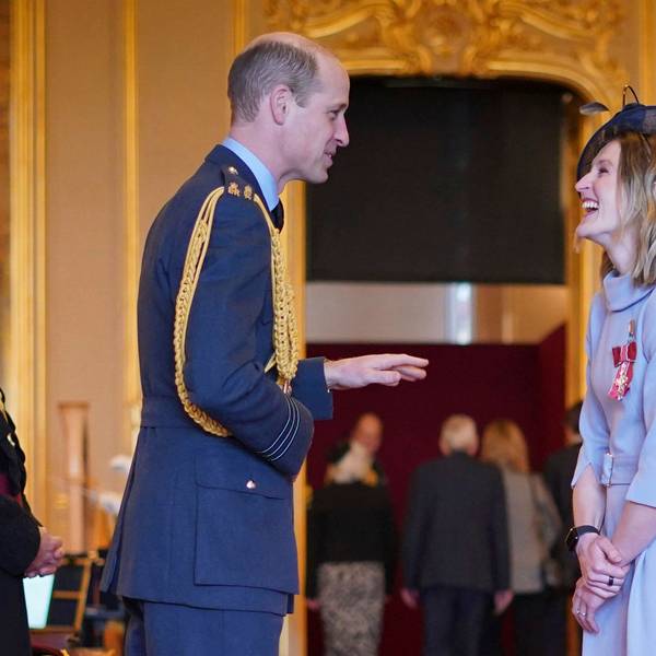 Prinz William zeichnet ehemalige Fußballspielerin Ellen White-Convery mit dem Commander of the Order of the British Empire aus.