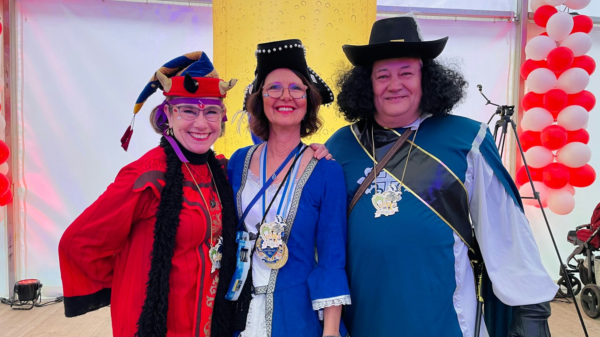 Frances und Joe Robinson aus der britischen Partnerstadt Henley-on-Thames, begleitet von Claudia von Dreusche.