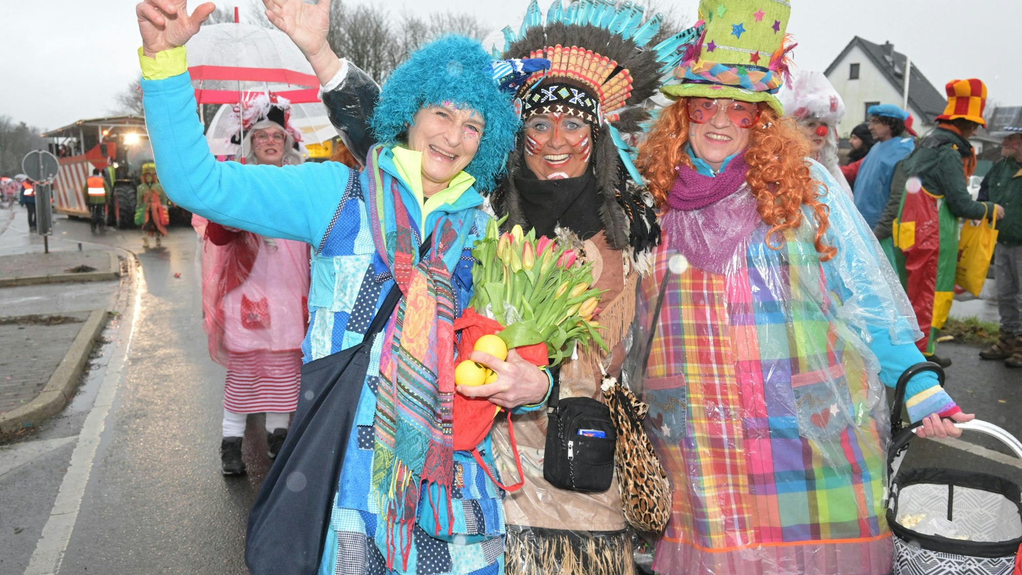 Das Foto zeigt Zugteilnehmer des Festzugs in Bechen