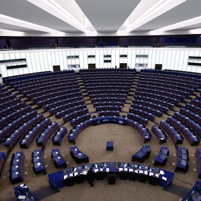 Blick auf das leere Europäische Parlament.