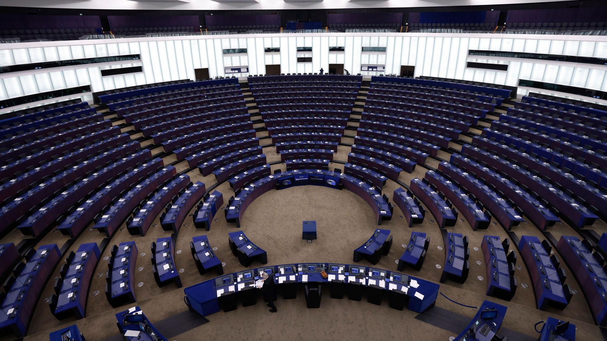 Blick auf das leere Europäische Parlament.
