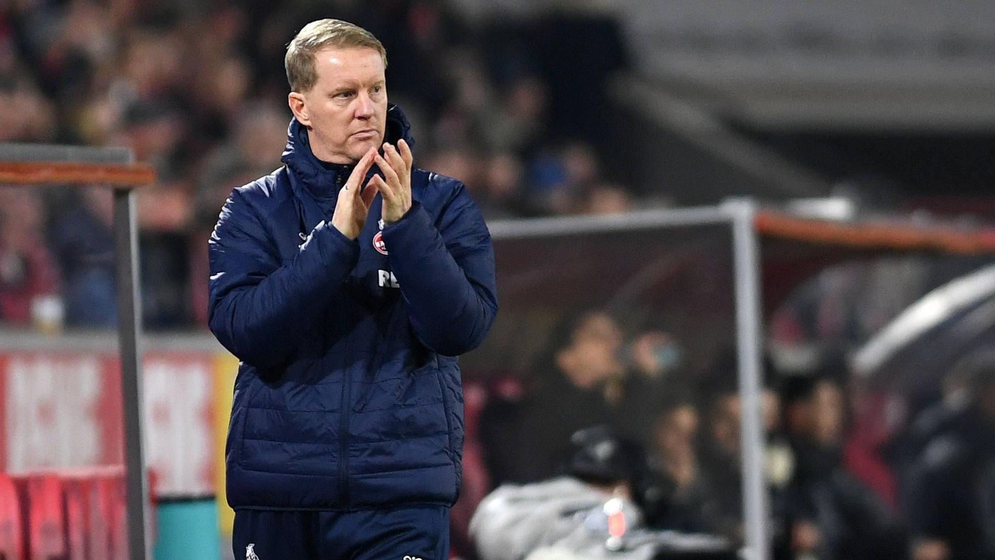 Nach dem 2:0-Sieg über Eintracht Frankfurt will der 1. FC Köln um Trainer Timo Schultz alle Maßnahmen ergreifen, die den Klassenerhalt wahrscheinlicher machen.