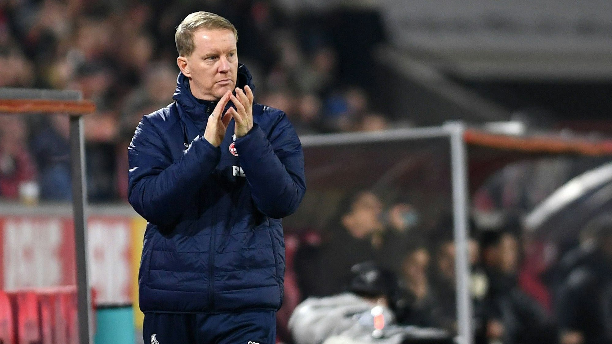 Nach dem 2:0-Sieg über Eintracht Frankfurt will der 1. FC Köln um Trainer Timo Schultz alle Maßnahmen ergreifen, die den Klassenerhalt wahrscheinlicher machen.