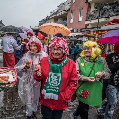 Schlebuscher Weibersturm Weiberfastnacht 2024.