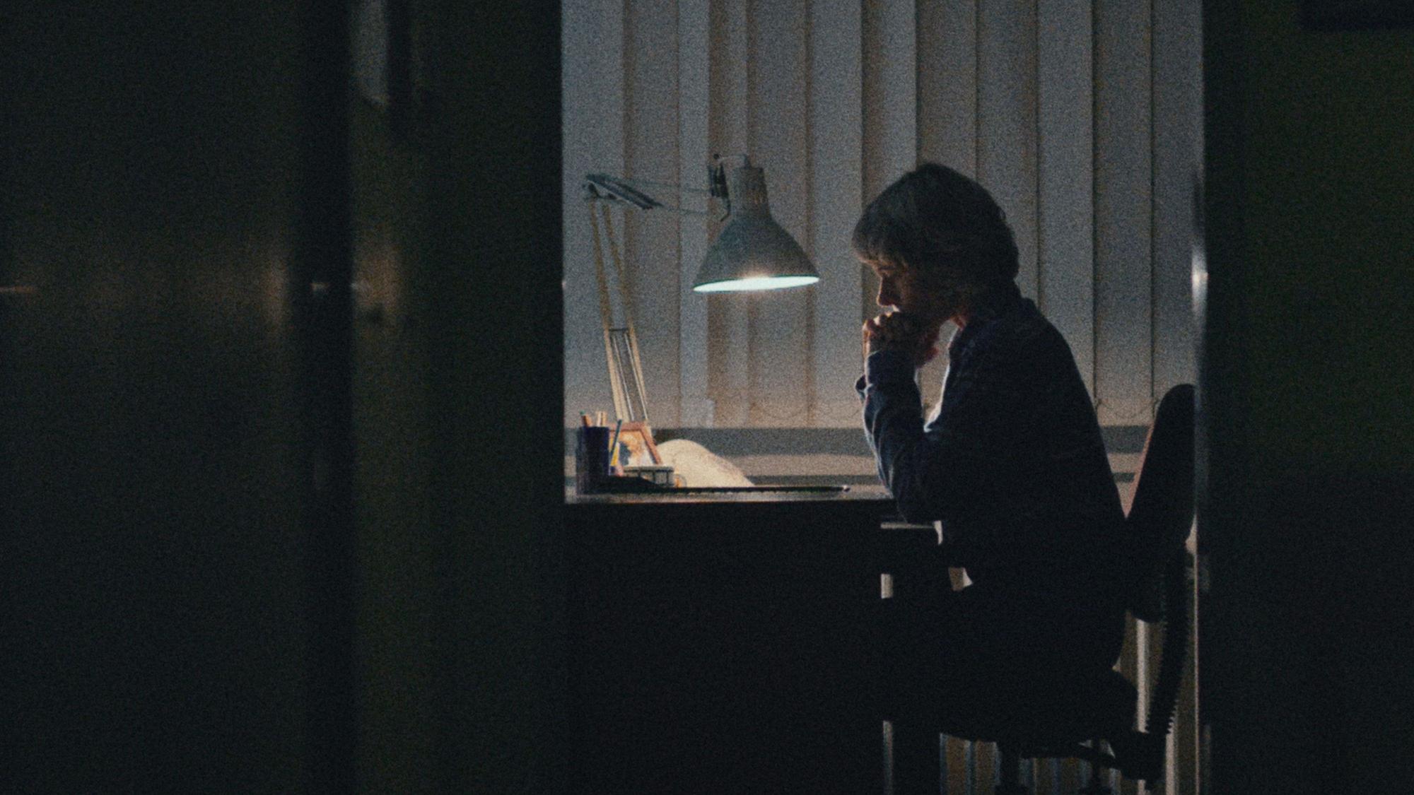 Marianne Atzeroth-Freier in einer Szene des Films „Die Unsichtbaren“.