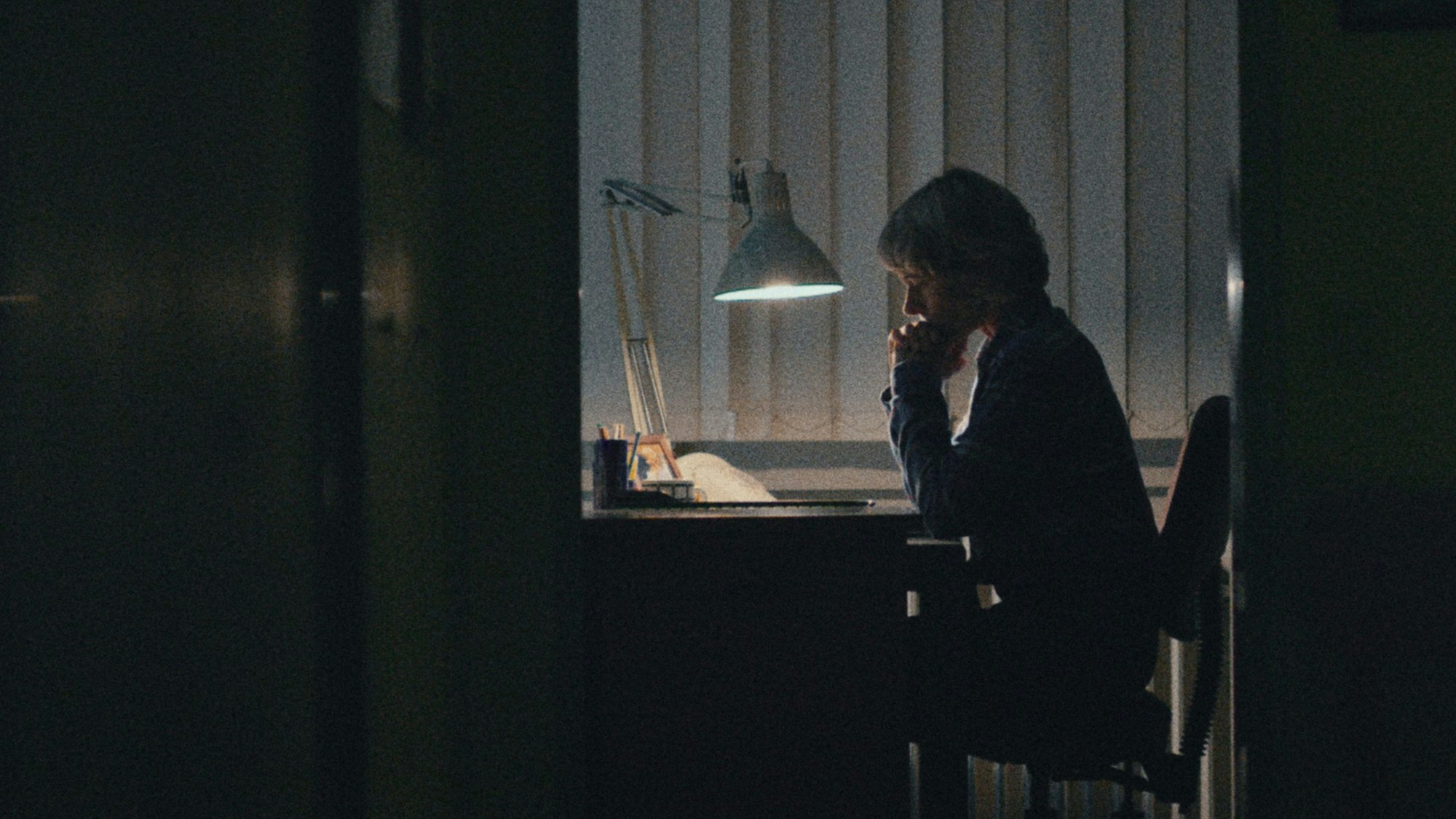 Marianne Atzeroth-Freier in einer Szene des Films „Die Unsichtbaren“.