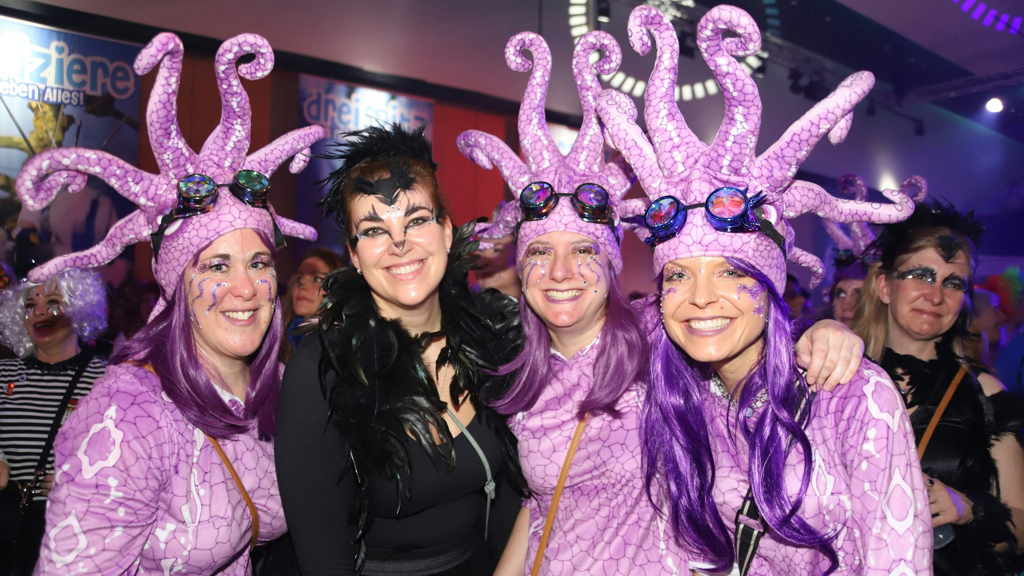 Die Siegburger Funken Blau-Weiß feierten Vivalawiever im Rhein-Sieg-Forum