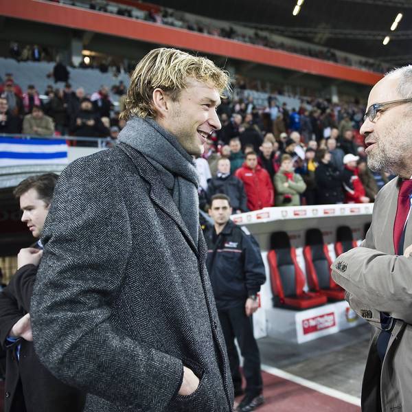 Ein Blick in die Vergangenheit: Der heutige Sportgeschäftsführer der Werkself Simon Rolfes mit Wolfgang Holzhäuser