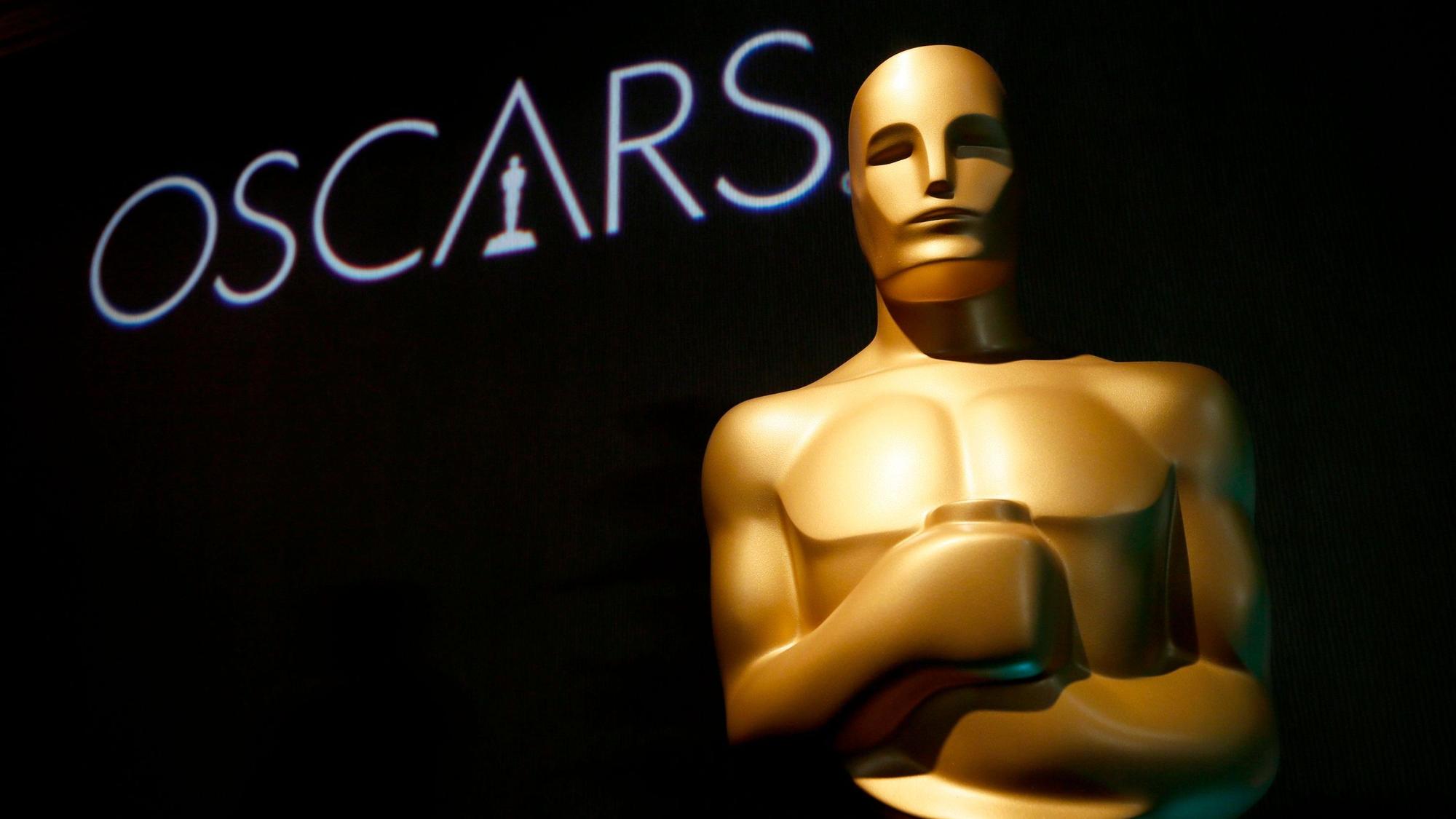 Eine Oscar-Statue steht bei den Academy Awards Nominees Luncheon.