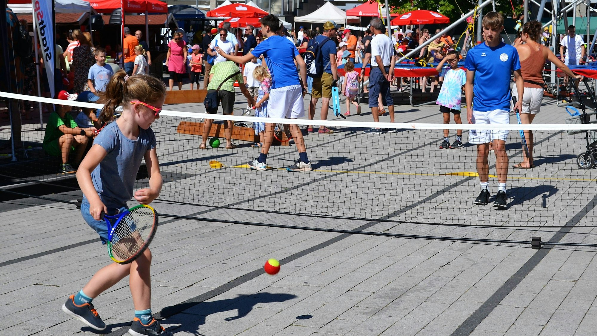 Tennis-Nachwuchs beim letztjährigen Kindersportfest in Hennef.