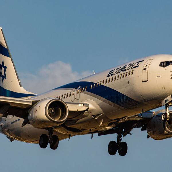 Eine Boeing 737 der israelischen Fluggesellschaft El Al im Landeanflug. (Symbolbild)