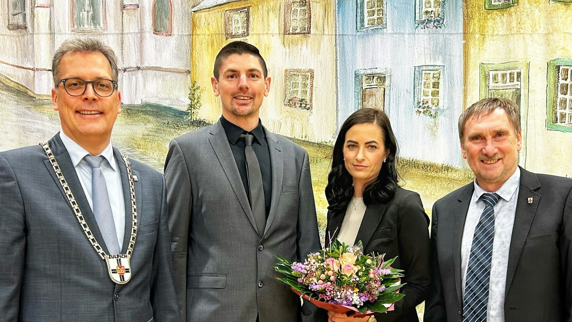 Michael Höhn mit Vertretern der Stadt Zülpich.