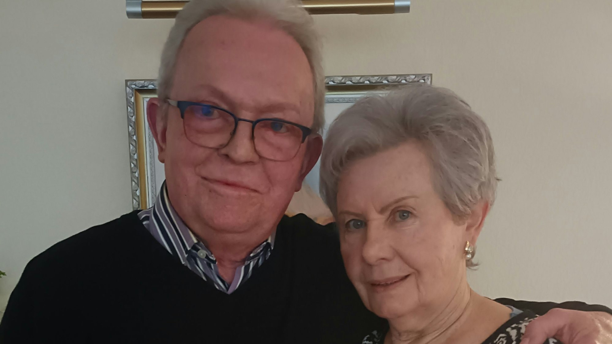 Ein älteres Ehepaar.