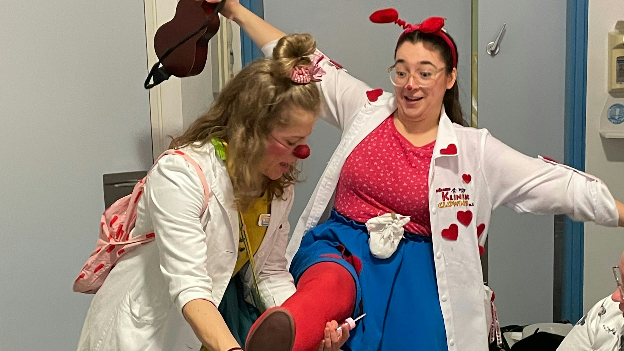 Die Klinikclowns in Aktion.