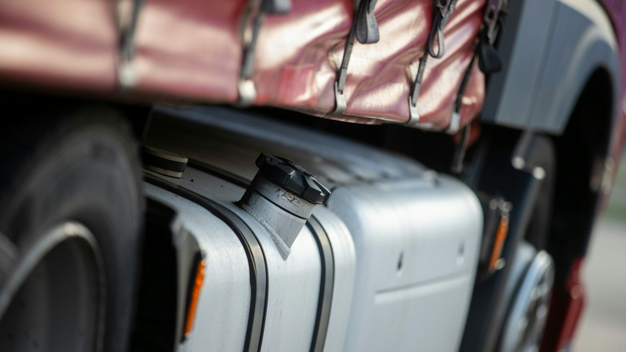 Der Dieseltank eines Lastkraftwagens.