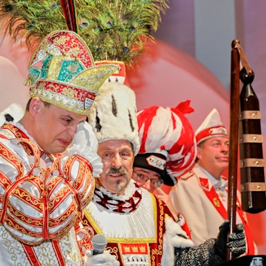 Prinz Sascha I. und Bauer Werner lassen die Session Revue passieren.