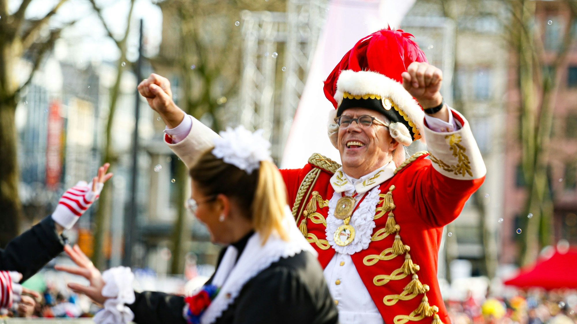 Hunold feiert auf dem Neumarkt