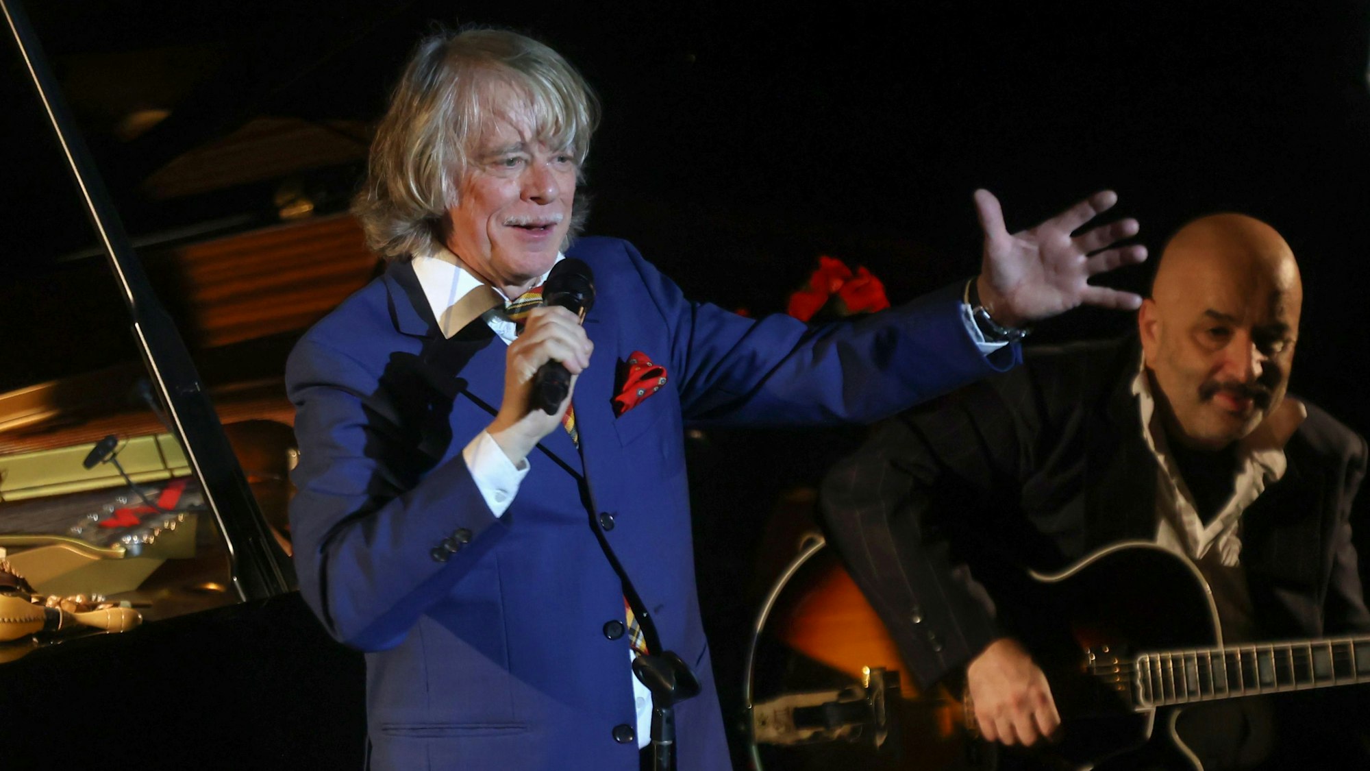 09.02.2024
Köln:
Helge Schneider bespaßt für drei Abende die Philharmonie - Katzeklo auf Rädern.
Foto: Martina Goyert