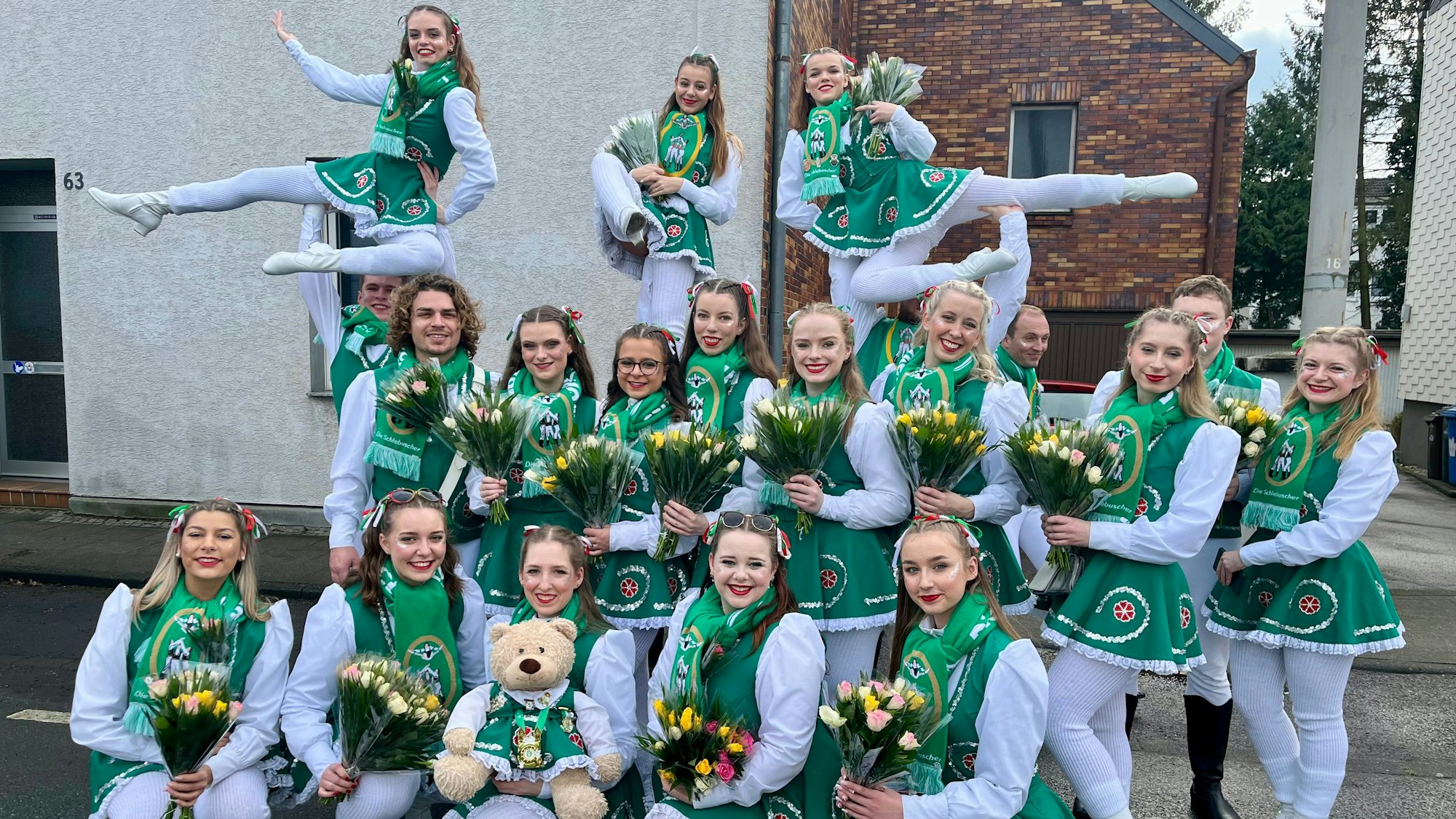 Schlebuscher Schul- und Veedelszoch 2024: Die Tanzgruppe "Die Schlebuscher"