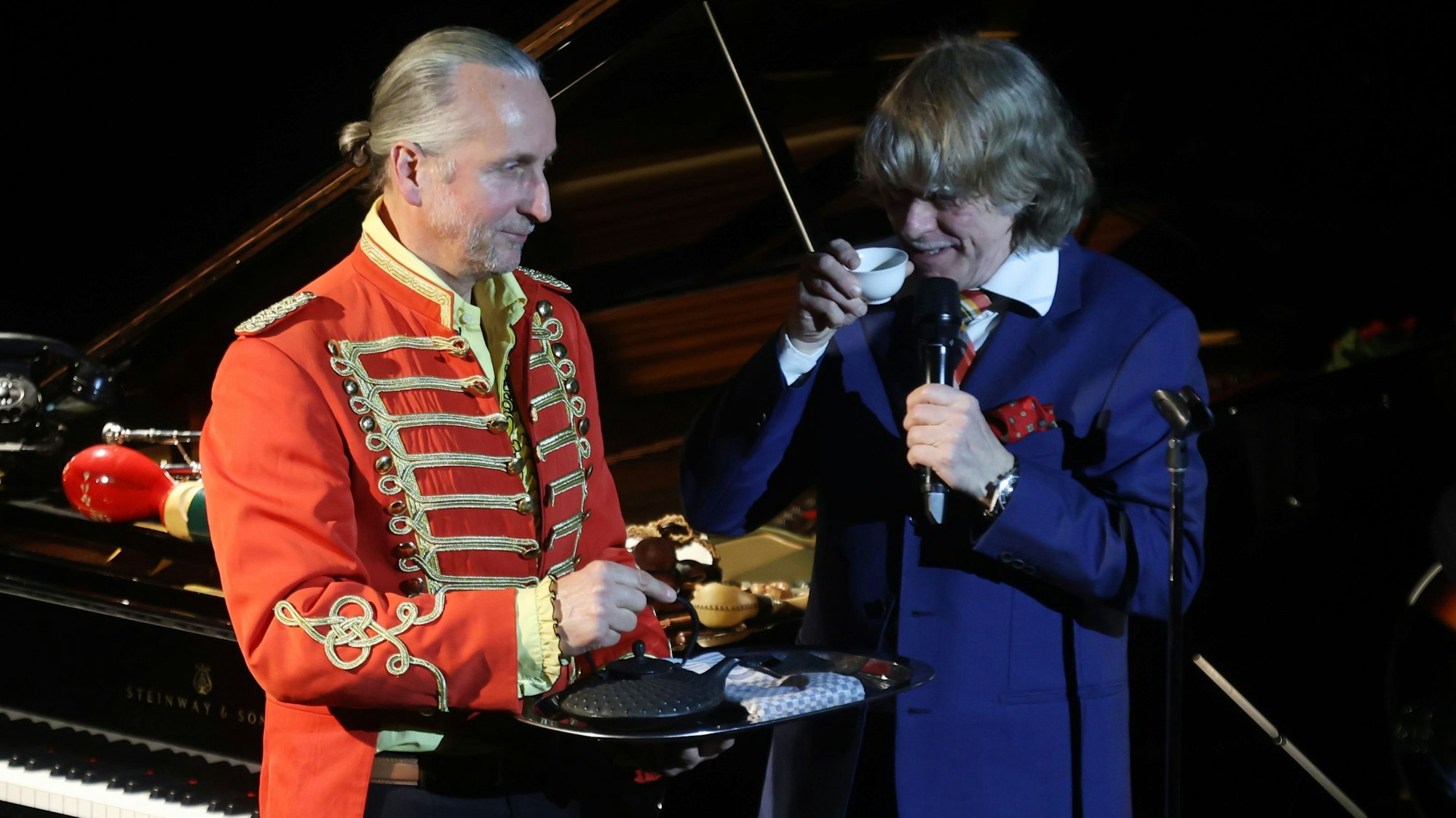 09.02.2024
Köln:
Helge Schneider bespaßt für drei Abende die Philharmonie - Katzeklo auf Rädern.
Foto: Martina Goyert