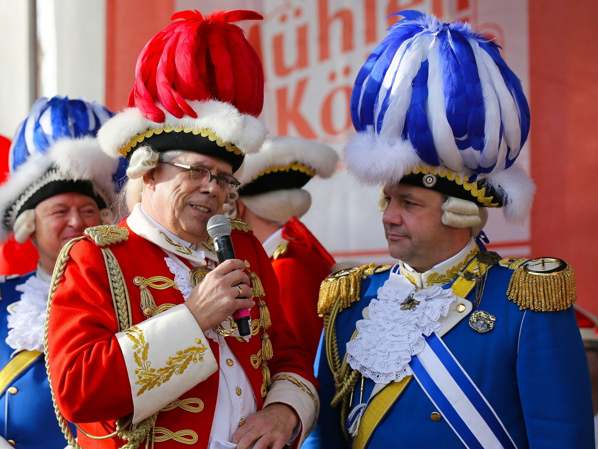 Die zwei Präsidenten sprechen miteinander