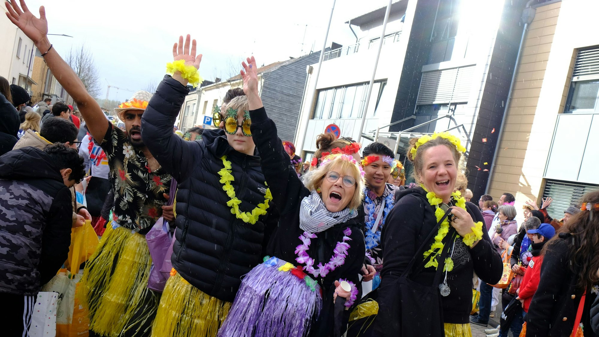 Das Sozialwerk Communio in Christo stellte eine der teilnehmerstärksten Fußgruppen des Mechernicher Tulpensonntagszugs.