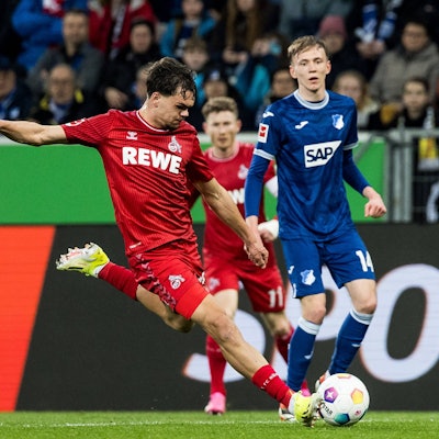 Kölns Max Finkgräfe beim Schuss