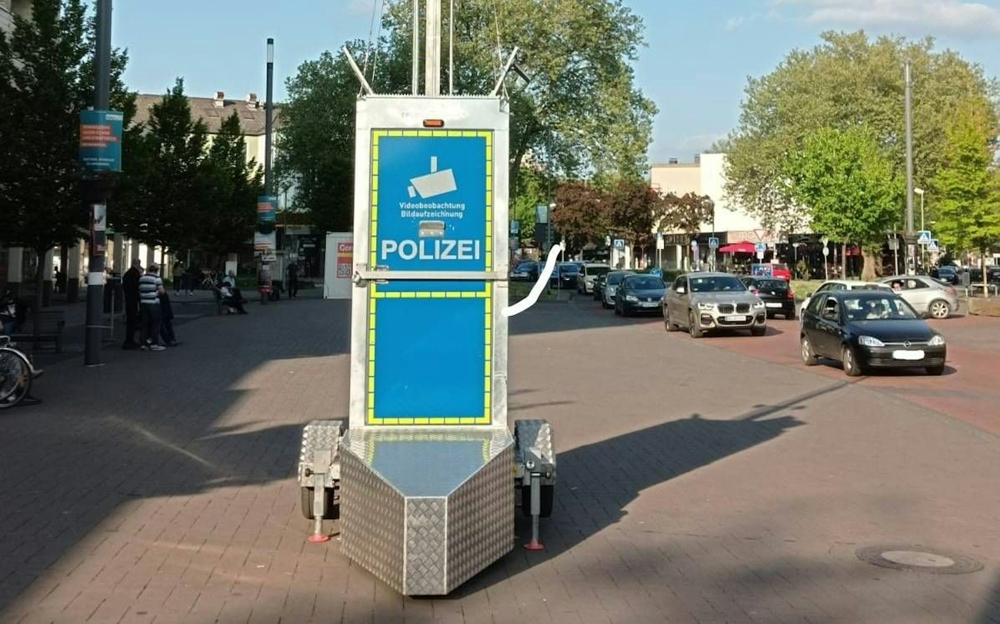 Auf dem Foto ist ein Gerät zur mobilen Videoüberwachung zu sehen.