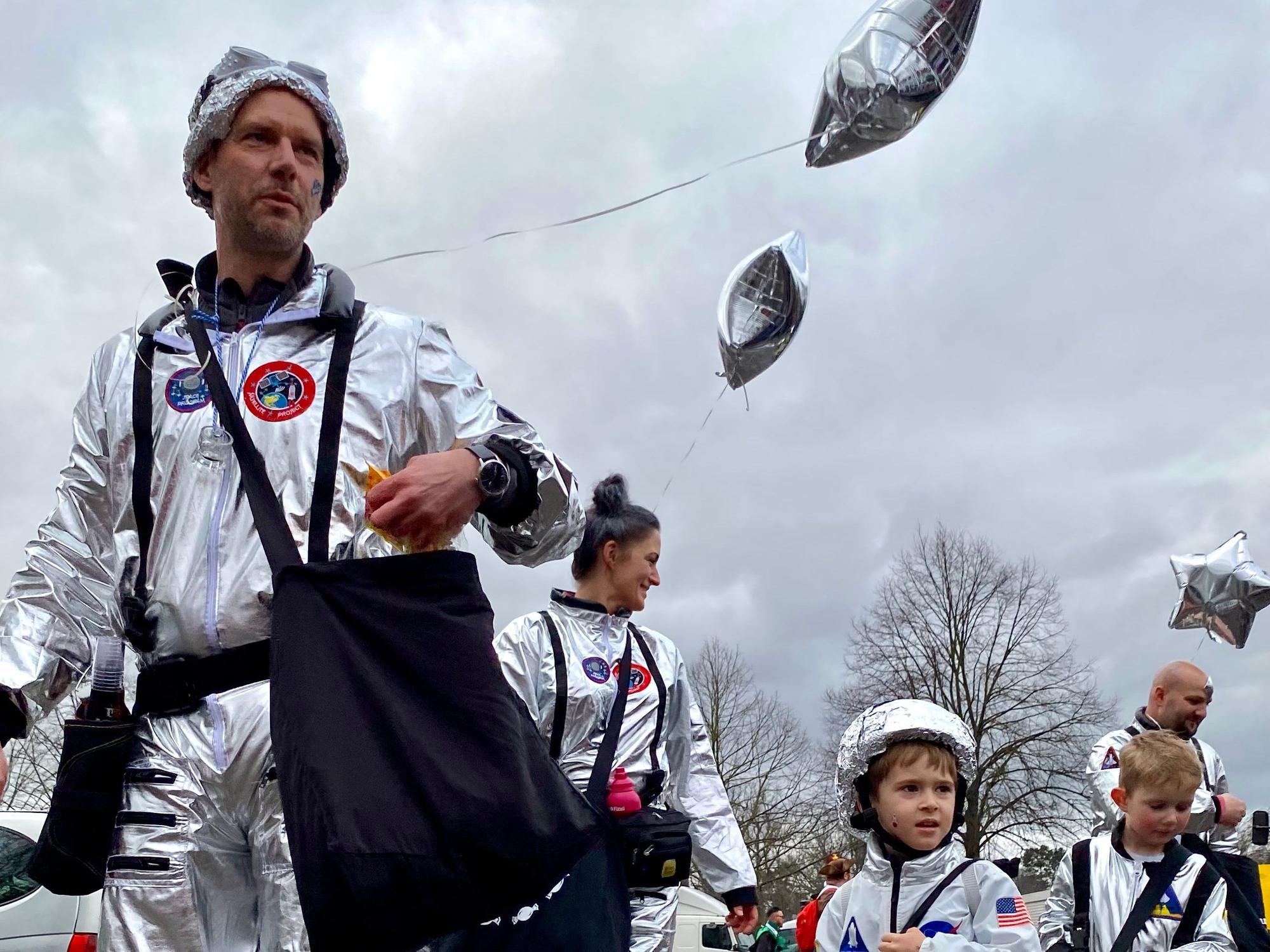 Astronauten aller Altersstufen sorgten für Stimmung.
