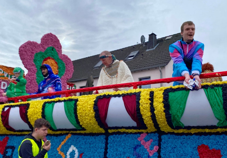 Karneval in Brühl: So bunt und phantasievoll waren die Züge in Vochem