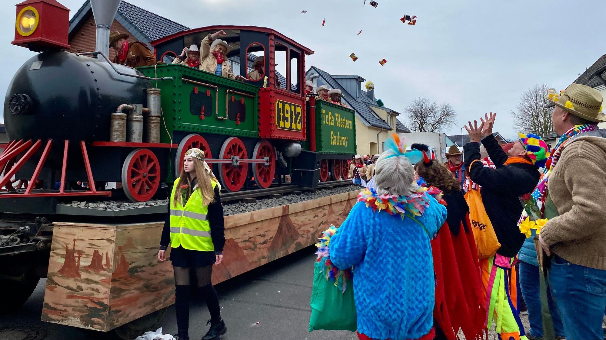 Zu sehen ist ein Wagen im Brühler Karneval.