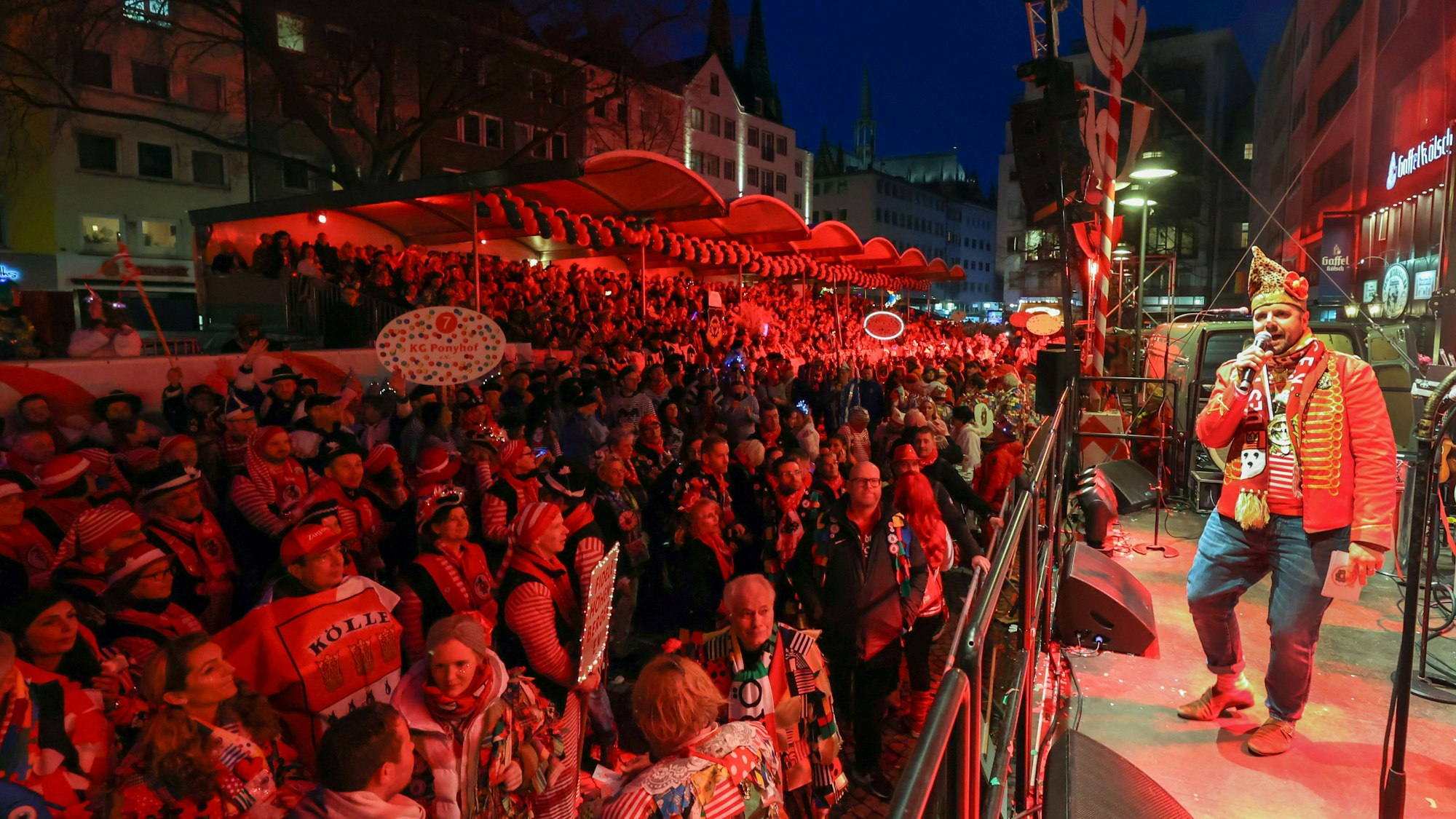 Rund 10.000 Menschen feierten Freitagabend zusammen.