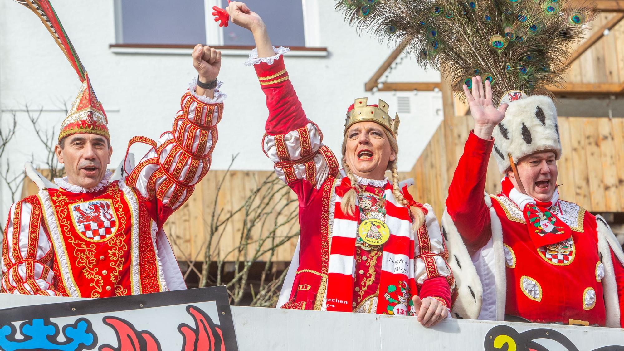 Foto eines Dreigestirns im Karneval