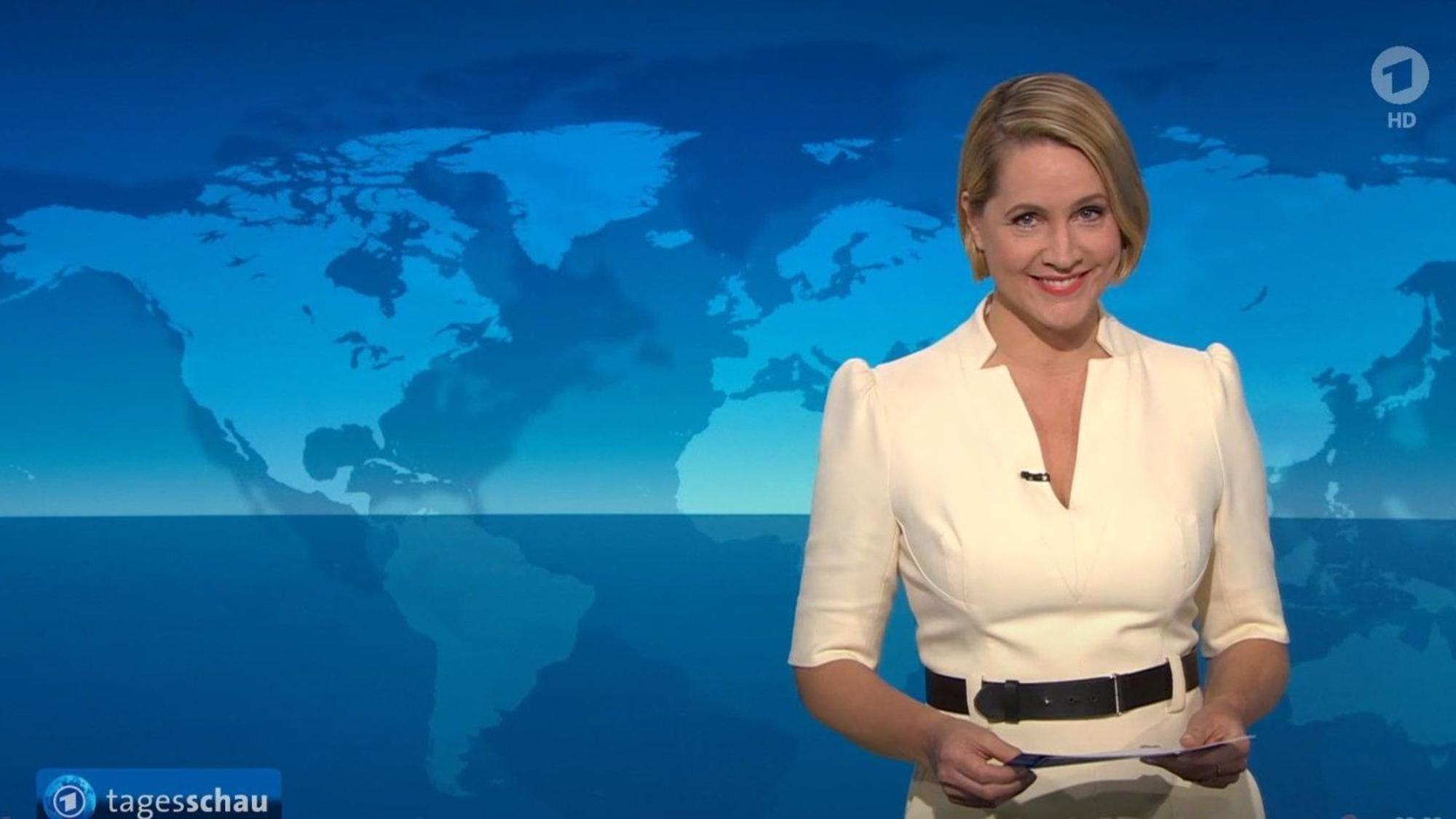 Viele Damen und auch Herren schalteten die Tagesschau nur ihretwegen und ihren Outfits ein: Judith Rakers bei ihrer letzten „Tagesschau“.