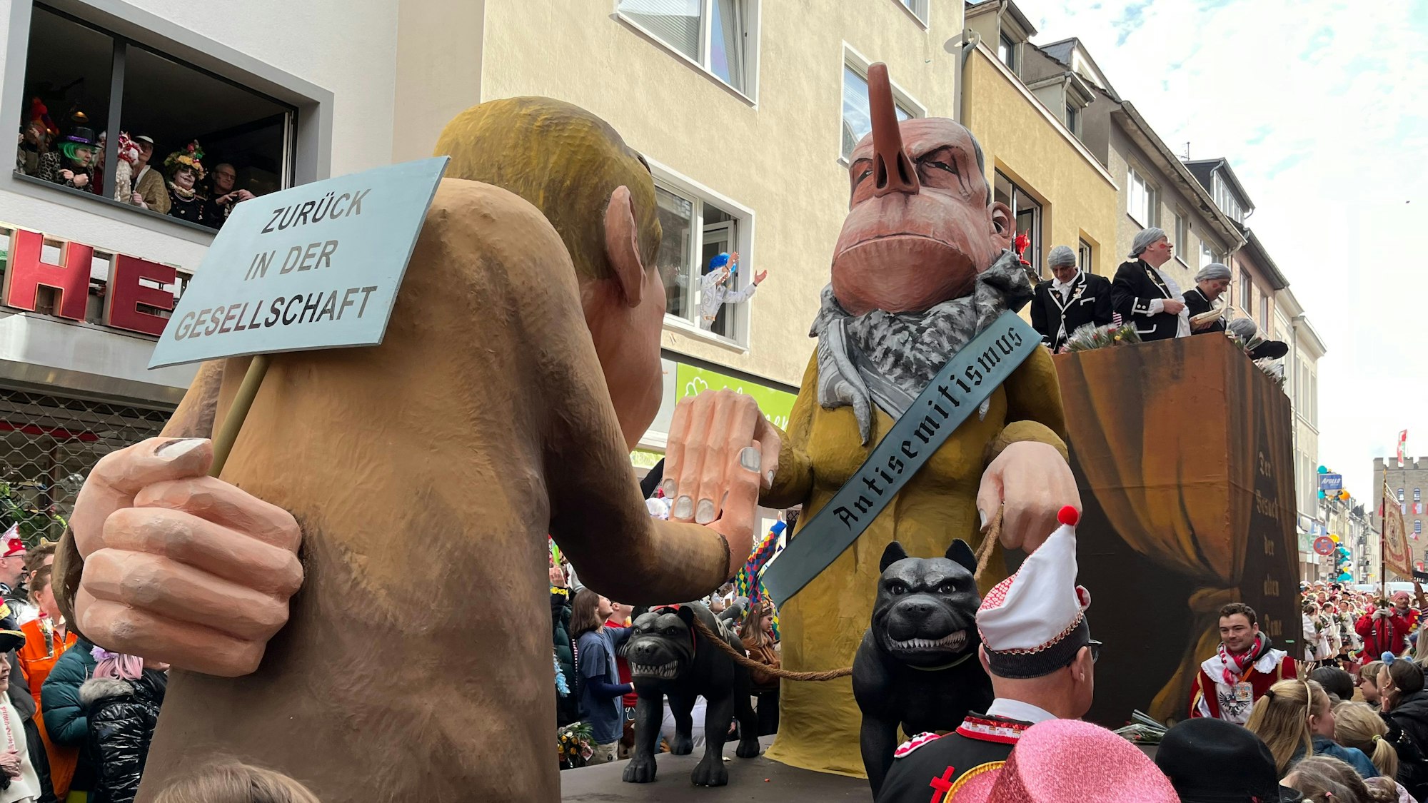 Ein Wagen mit eine alten Frau als "Antisemitismus"