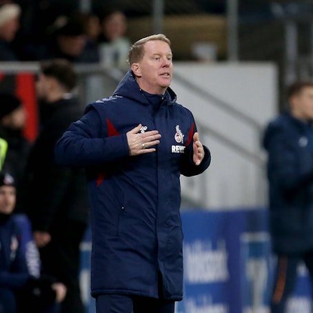 Timo Schultz forderte in Hoffenheim auch nach dem 1:1-Ausgleich seine Spieler auf, den Mut nicht sinken zu lassen.