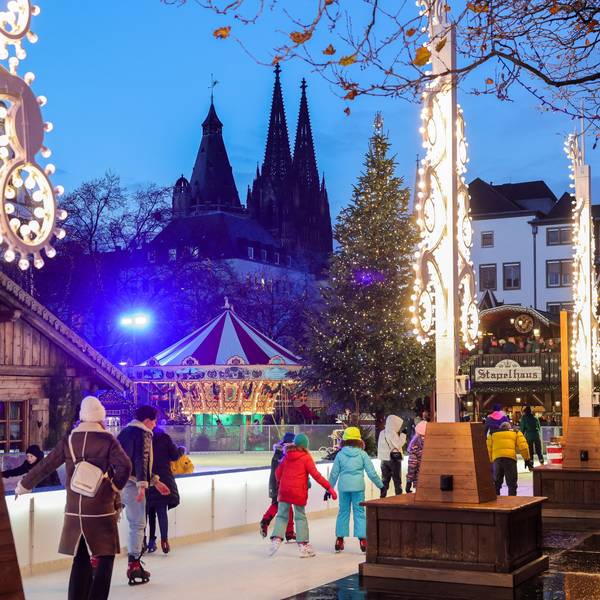 Der Weihnachtsmarkt Heinzels Wintermärchen auf dem Heumarkt und dem Alter Markt.