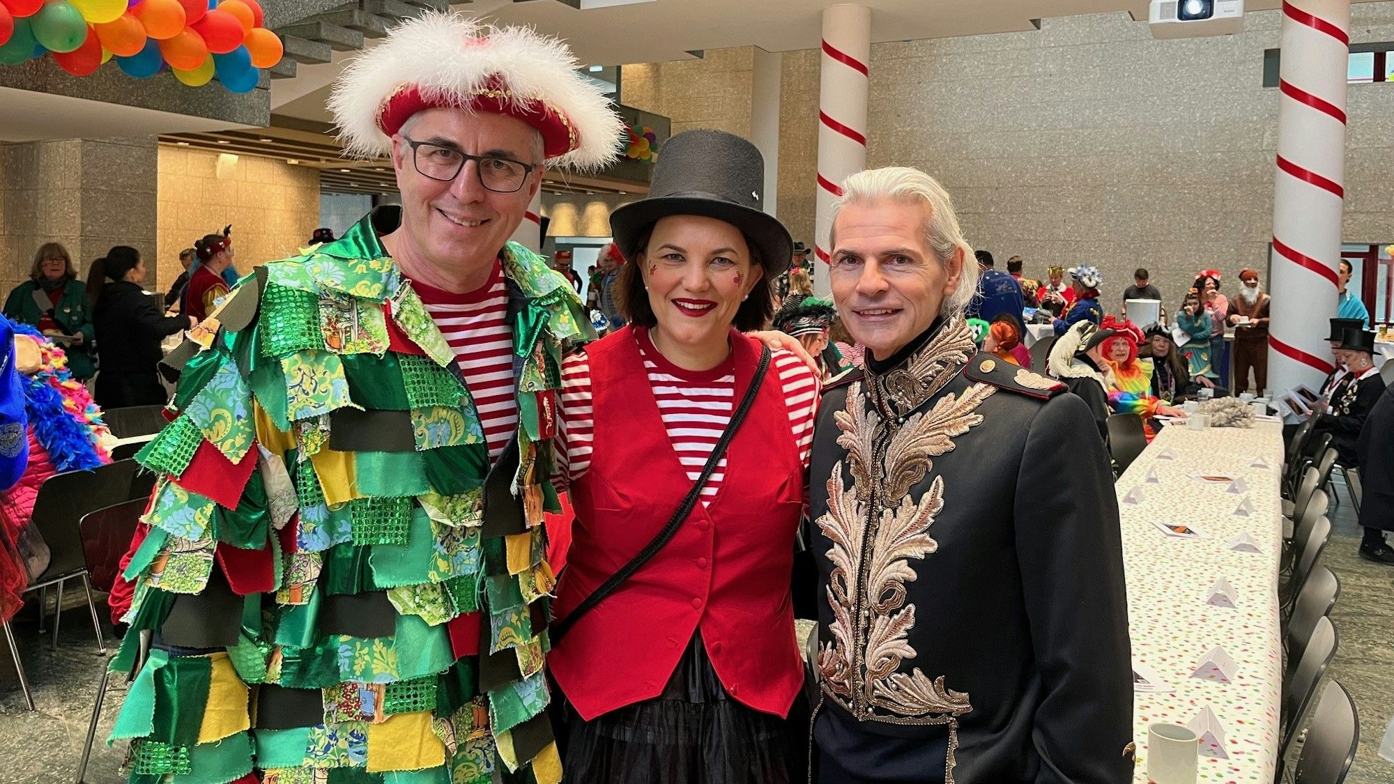 Bürgermeister Andreas Wolter (Grüne), Kämmerin Dörte Diemert und Kulturdezernent Stefan Charles.