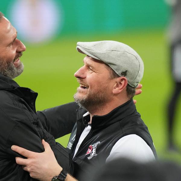 Tim Walter (l.) ist nicht mehr Trainer des Hamburger SV, der HSV-Fan und Kölns Ex-Coach Steffen Baumgart gilt als heißer Kandidat für das Traineramt. (Archivbild)