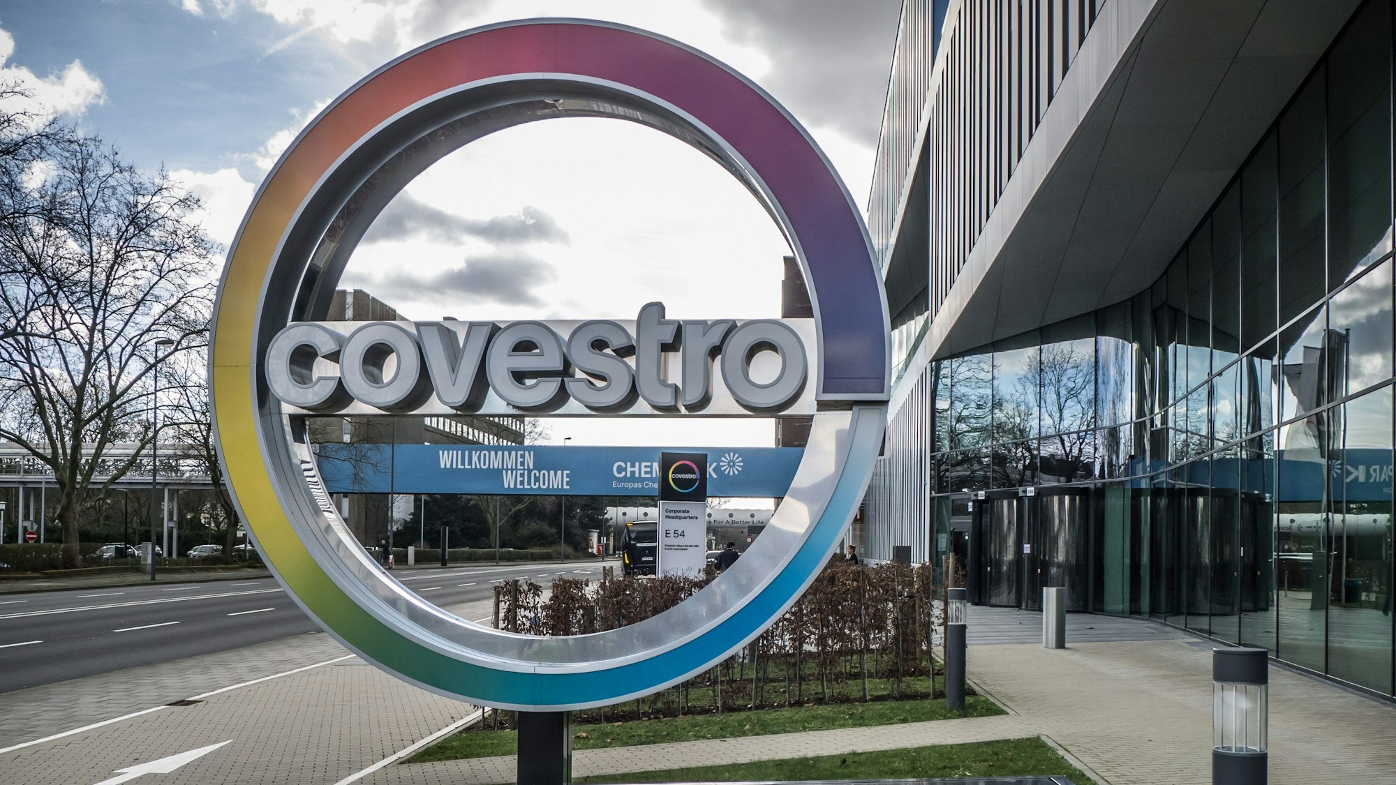 Covestro-Zentrale an der B8.