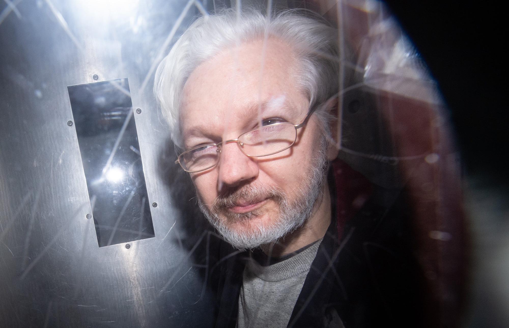 Porträt von Wikileaks-Gründer Julian Assange