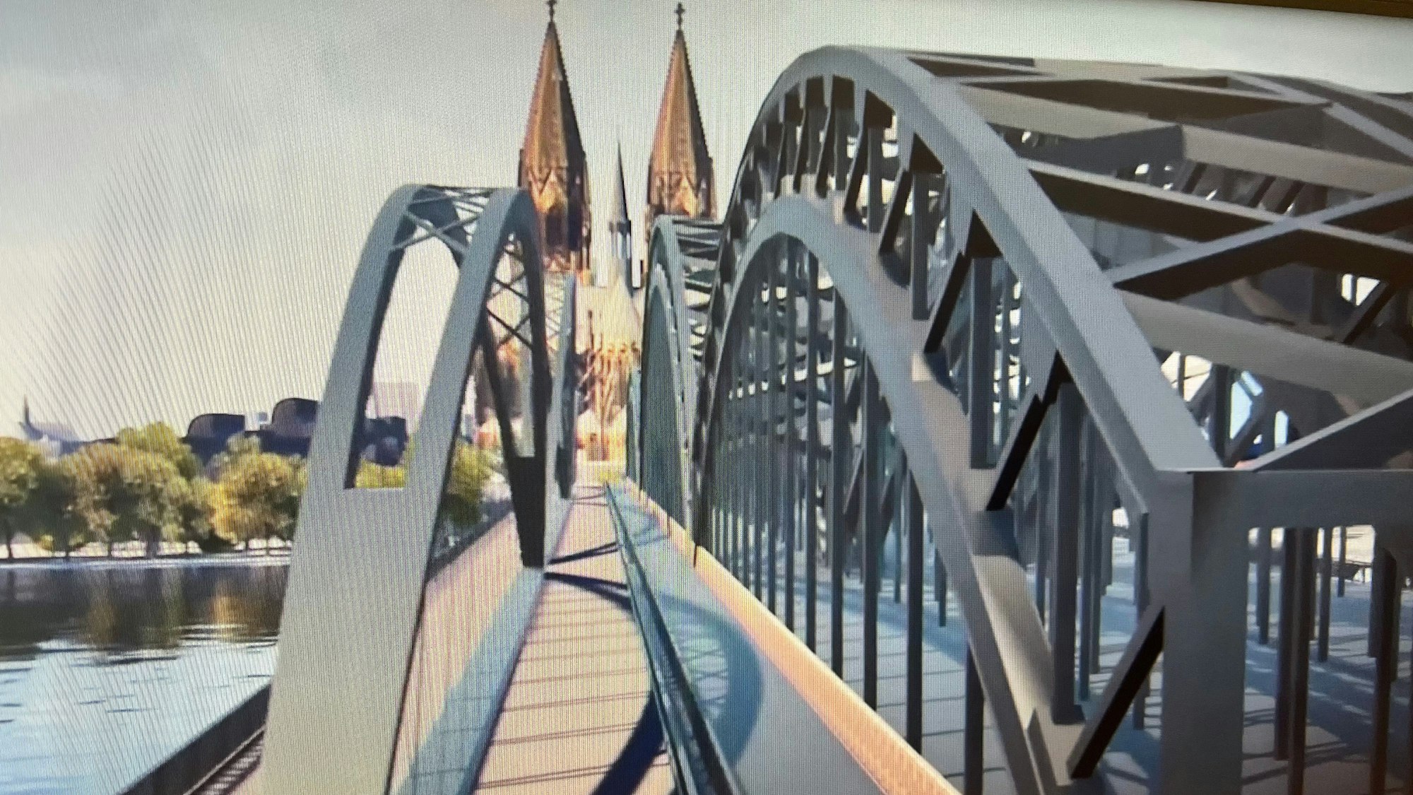 Wo dürfen Radler fahren, wo Fußgänger gehen? Unser Screenshot zeigt die möglichen neuen zwei Wege auf der Hohenzollernbrücke. Noch ist die Aufteilung der Wege unklar.