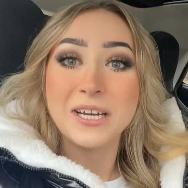 SophiaTokk spricht auf TikTok über ihre Erfahrungen in der Kreisstadt Siegburg.